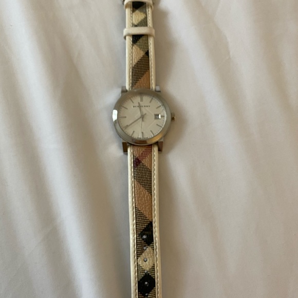 Authentic leather Burberry women’s watch - 34mm - Picture 2 of 3
